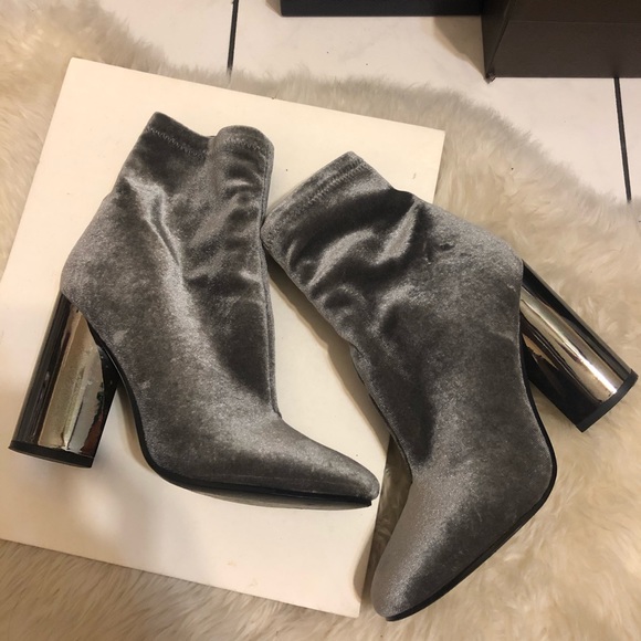 Aldo Gray Silver Velvet Booties Metallic Heels - Picture 3 of 8